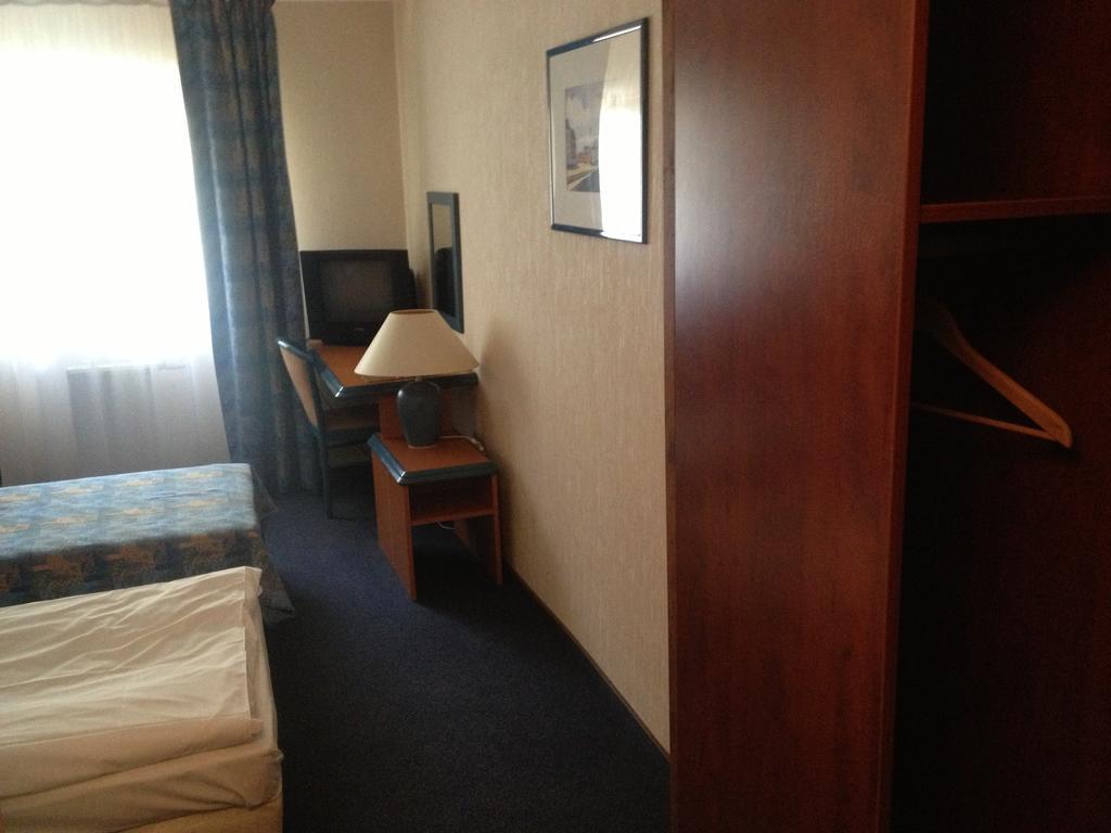 Hotel Tenishouse Marki  Værelse billede