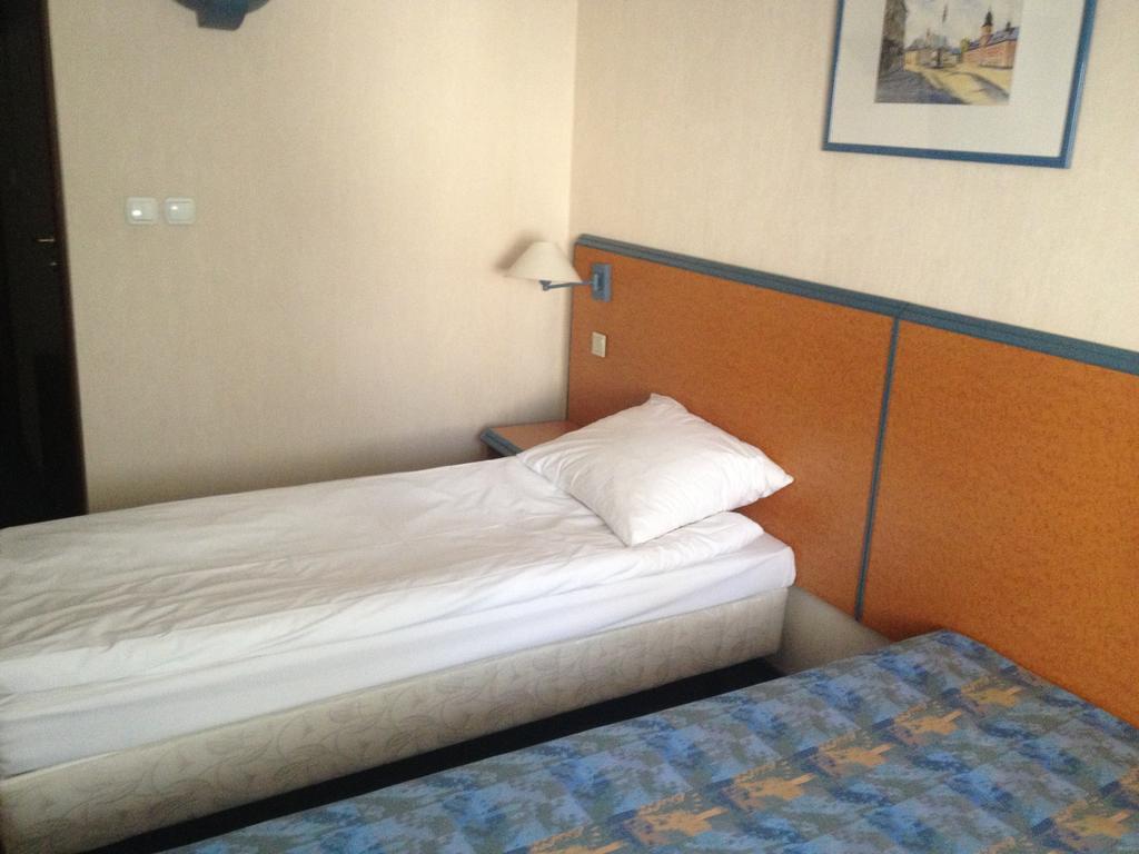 Hotel Tenishouse Marki  Værelse billede